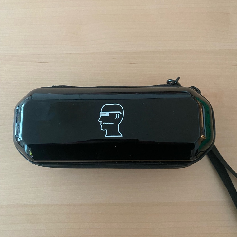 Braindead sunglasses with Case